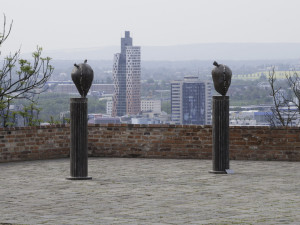 Na brněnském Špilberku vítá návštěvníky nová výstava soch