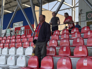 V Brně poslepují fotbalový stadion Zbrojovky, aby se na něm mohla hrát první liga