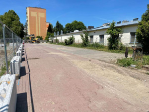 Ve Vyškově si radnice pronajala plochy, aby lidé ze sídliště zaparkovali