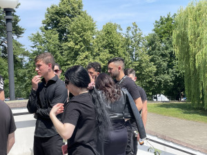 V Brně ronili slzy za zabitého Roma. Na pohřeb dorazily desítky lidí