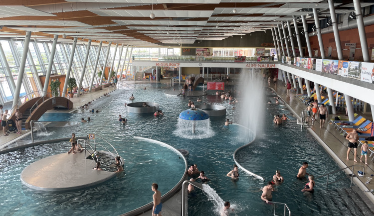 Největší akvapark postavil dětské tobogány a chystá nový hotel i parkovací dům