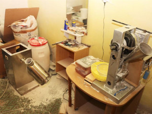 Přes brněnské pošty posílali dealeři steroidy do světa. Největší případ historie, tvrdí celníci 