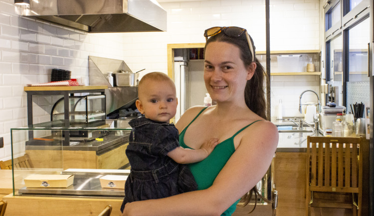 Podnikat na mateřské? Žádný problém, vzkazuje maminka Iveta Csurgaiová