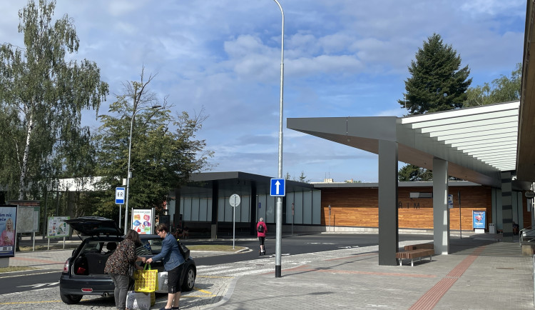 Z Kuřimi do světa. Město má nové autobusové nádraží i cyklistickou myčku