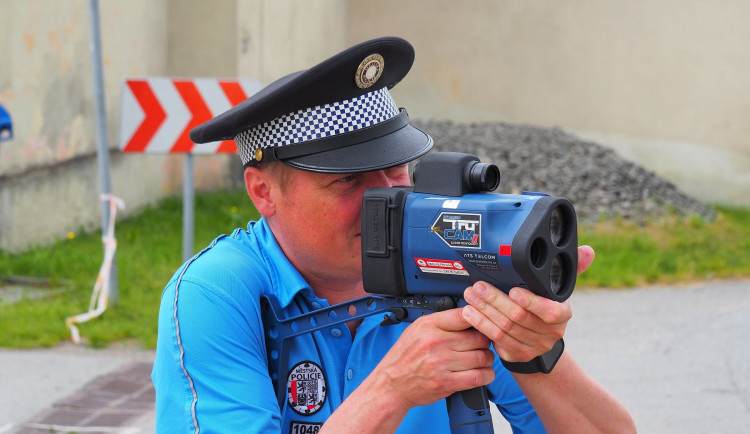 Blanenští strážníci si na řidiče pořídili nový laserový radar.