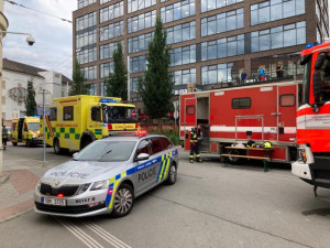 Při požáru v Brně se zranilo šest lidí. V nemocnici skončili i dva policisté