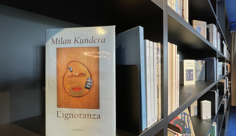Čtenáři získají kompletní Kunderovo dílo. V Brně překládají romány z francouzštiny do češtiny