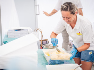 Na Brněnsko přijelo tisíce milovníků meruněk. Mlaskají nad knedlíky i pivem