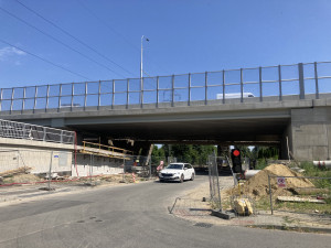 Na Tomkově náměstí v Brně pustí silničáři řidiče na nový most a zruší úsekové měření