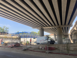 Na Tomkově náměstí v Brně pustí silničáři řidiče na nový most a zruší úsekové měření