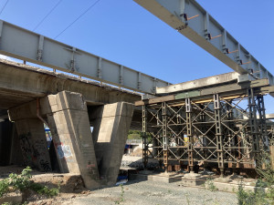 Na Tomkově náměstí v Brně pustí silničáři řidiče na nový most a zruší úsekové měření