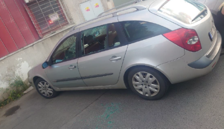 Matka nechala miminko v autě na přímém slunci a na půl hodiny odešla