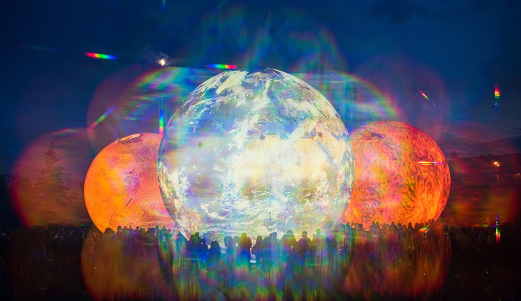 Přijďte se podívat na pět obřích modelů brněnské hvězdárny