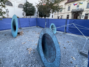 Před radnicí v Brně slavnostně odhalí zelené kužely. Parádu budou dělat padesát let