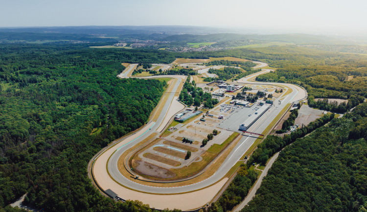 Masarykův okruh má nového pána. Návrat MotoGP je ale ve hvězdách