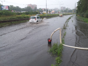 Jižní Moravou se prohnaly silné deště. Voda zaplavila silnice i sklepy