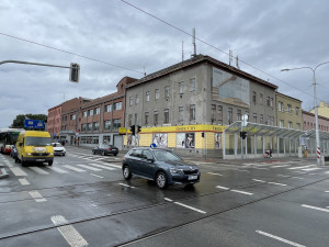 Brno sužuje dopravní chaos. Dělníci rozkopali Zvonařku