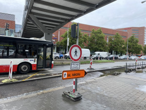 Brno sužuje dopravní chaos. Dělníci rozkopali Zvonařku