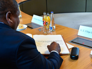 Prezident Mosambiku se po letech vrátil do Brna. Vzpomínal na studium i diskotéky