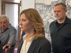 Primátorka Vaňková má podporu koalice, negativní test na drogy i oplétačky s policií