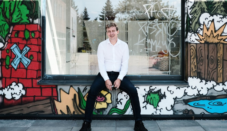 Nejoblíbenějším pražským starostou je podle čtenářů Drbny Portlík z Prahy 9