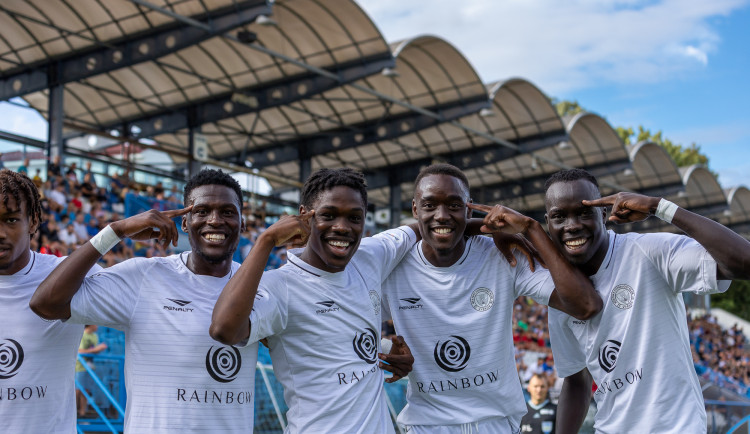 Fotbalisté Vyškova ovládli hanácké derby a vyhoupli se do čela druhé ligy