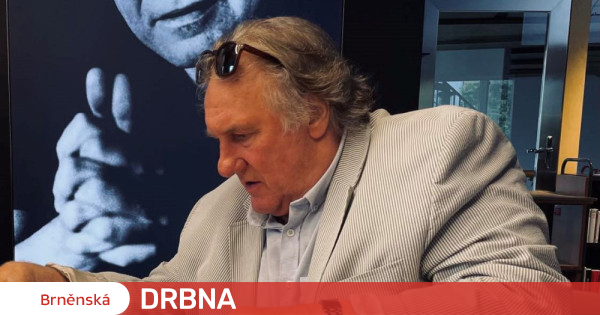 Une star française et amie de Poutine arrive à Brno.  Depardieu honore la mémoire de Kundera |  Culturel |  Actualités |  Potins de Brno