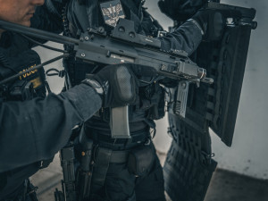 Když úspěšný marketér oblékne uniformu policisty