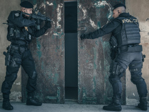 Když úspěšný marketér oblékne uniformu policisty