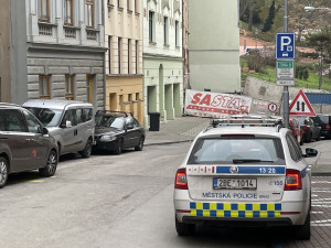 Muž v Brně našel ve smetí policejní oblečení a frajeřil. Dostal céres