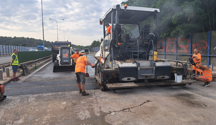 Hlavní tah z Brna na Svitavy je bez omezení. Silničáři stihli opravy do konce prázdnin