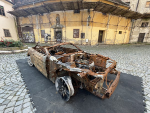 Ukrajinské vraky v Brně budí emoce. O válce se musí mluvit, hájí výstavu organizátoři