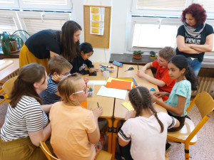 Romským školákům příliš často diagnostikují mentální postižení, všiml si ombudsman