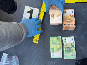 V Brně načapali perníkového důchodce. Cizinec do města přivezl tisíce pilulek