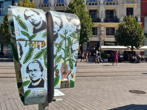 V centru Brna ožily telefonní budky. Nesou podobu slavných osobností