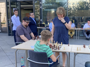 Amatéři v Brně se postavili šachovým velmistrům. Remízu uhrál třináctiletý chlapec