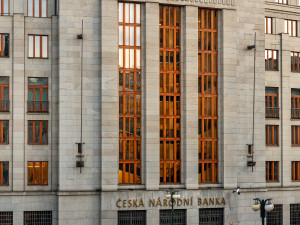 Česká národní banka oslavuje známého malíře. Dala ho na dvousetkorunovou minci