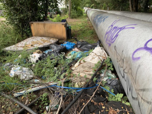 Co vše skrývá černá skládka? Rozboru jedné takové jsme se zúčastnili