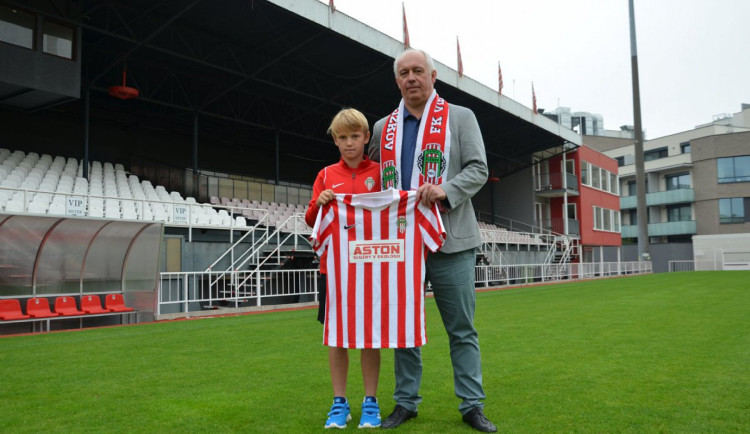 Jiří Smrž vytáhl Táborsko na výsluní, pak skončil kvůli sporům s městem. Dnes je v radě Viktorie Žižkov