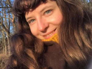 O síle lidskosti i nečekaných zážitcích. Herečka Kristýna Kučerová o tom, jaké to je být novou Zdravotní klaunkou