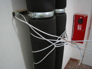 Muž v brněnské nemocnici se bál o lékaře a vyrval ze zdi kabely. Asi jsem si šlehl, vysvětlil