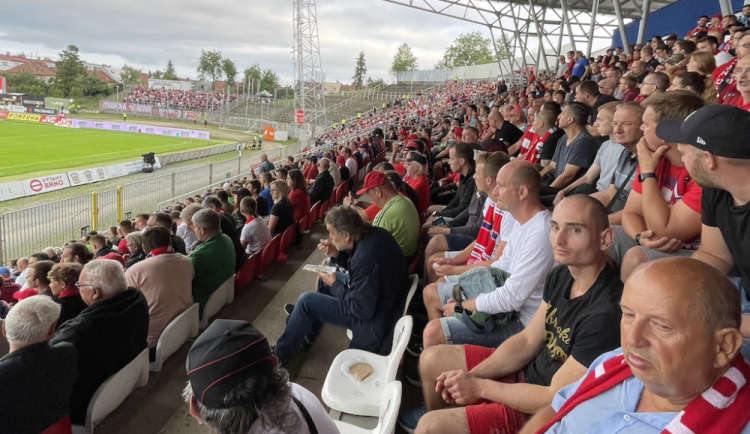 Stadion v Srbské čekají první úpravy. Hřiště dostane nový trávník s vyhříváním