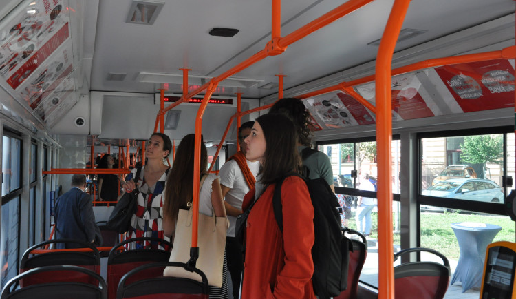 Uvnitř šaliny se lidé dozví, kam se mohou obrátit v sociální nouzi.