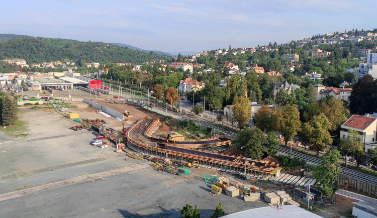 Brno sledovalo betonáž mostu v Pisárkách. Beton by vystačil na tři fotbalová hřiště