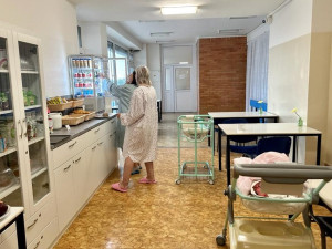 Maminky si ve znojemské nemocnici zdravě zamlsají. Chodí do bufetu bez vlašáku a indiánků