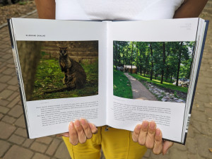 Zoo Brno vydala knihu o své historii. Mapuje posun od maringotek k moderním výběhům
