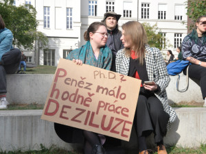 Chceme víc peněz, křičí v Brně akademici. Nejvíc na fildě