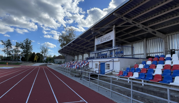 Blansko se rozšouplo. Máme nejmodernější atletický stadion na sever od Brna, míní