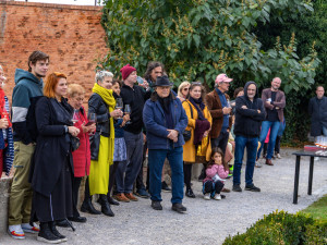 Mikulov obdivuje novou sochu, kterou navrhl umělec, jenž stojí za brněnskou žirafou