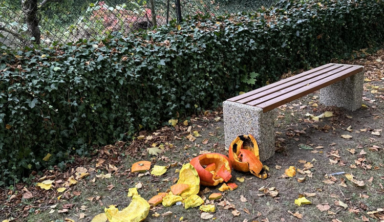 Dýně jsou dílo Satana, brání se kněz, který dětem v Kurdějově rozšlapal výzdobu